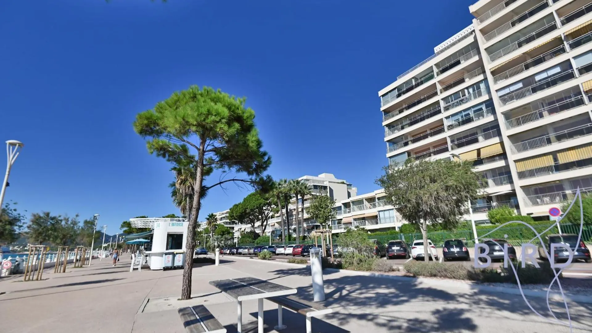 Breathtaking View Of The Big Blue Apartment Cannes