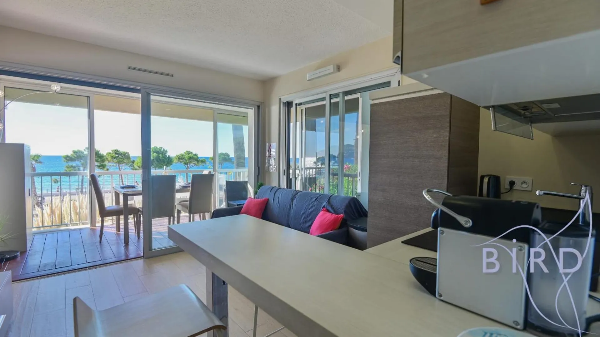 Breathtaking View Of The Big Blue Apartment Cannes