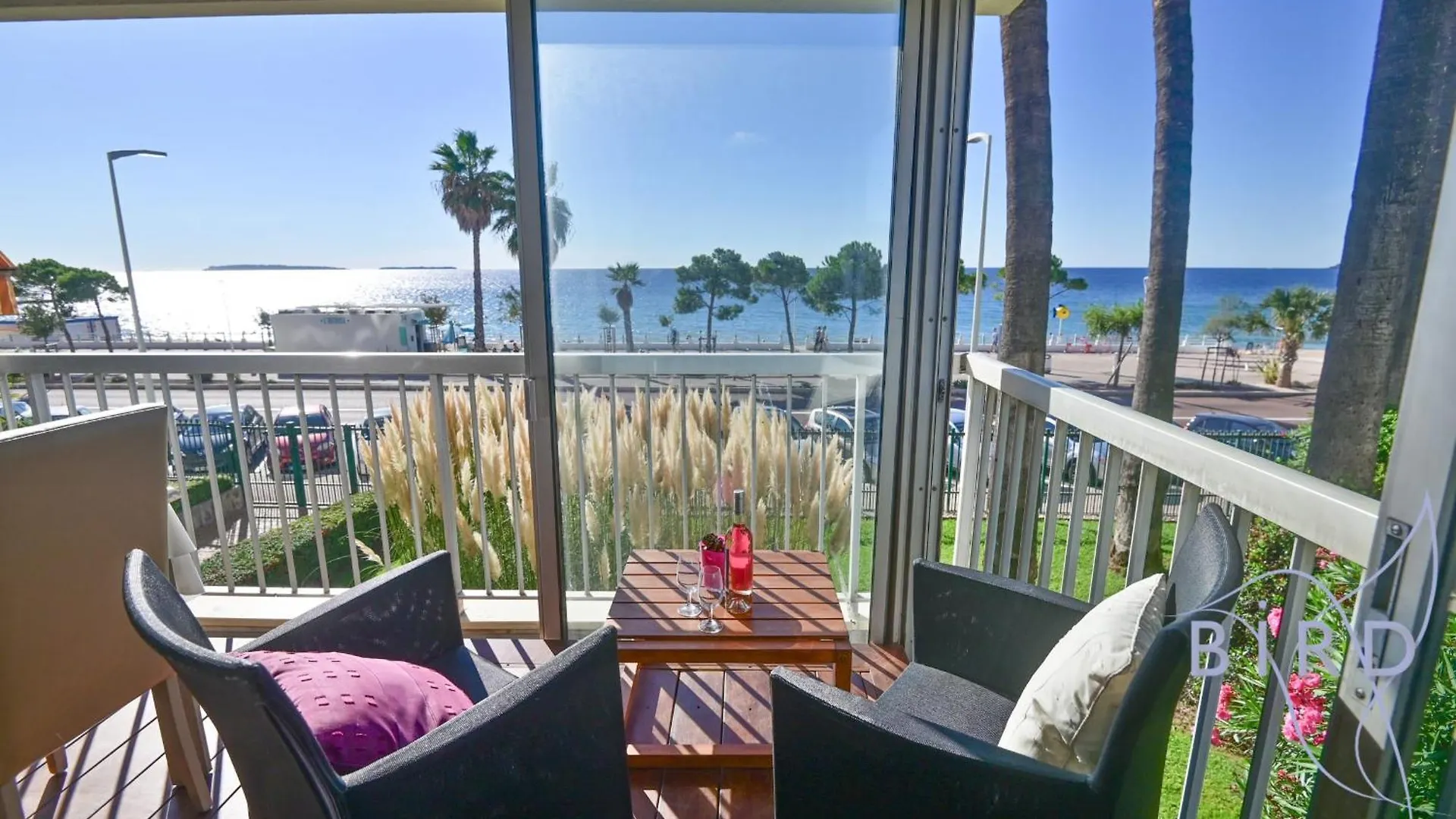Breathtaking View Of The Big Blue Apartment Cannes